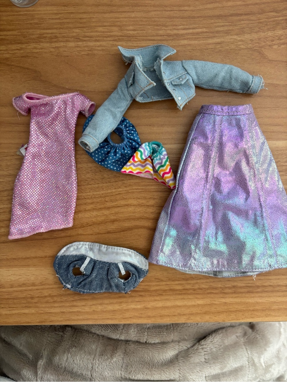 Barbie Accessory Lot - Picture 4 of 4